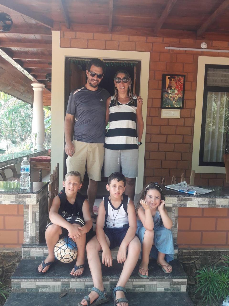 Mundrothuruth The Munroe Vibes Inn מראה חיצוני תמונה